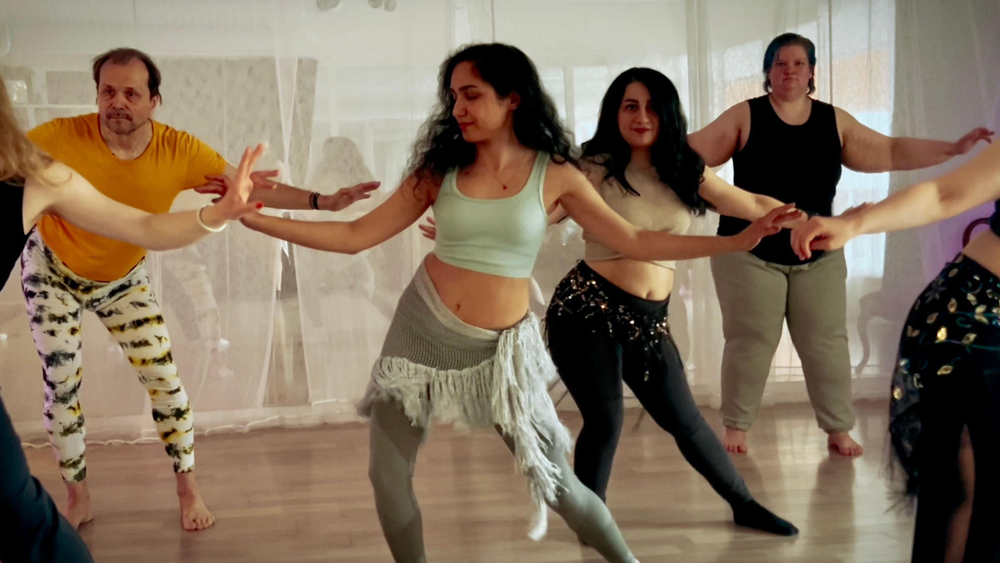 Bellydance Bloom Intensive Show / Tiiviskurssin esitys